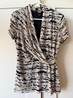 DKNY M Abstract Print Wrap Top